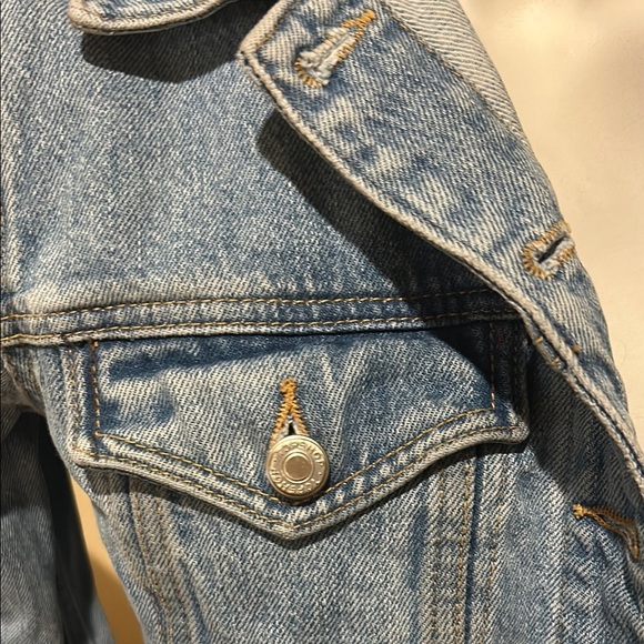 Topshop Light Blue Denim Jacket Cropped, Raw Hem. Size 6 - Picture 2 of 10